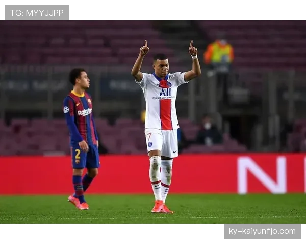 刚刷到姆巴佩在超市结账那一幕，购物车比我家年开销还豪横