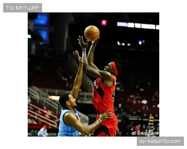 康纳刚去健身房两分钟就被教练叫停了？这也太不像训练狂了吧！